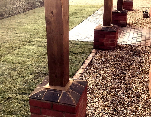 Lawn and gravel combination front garden.